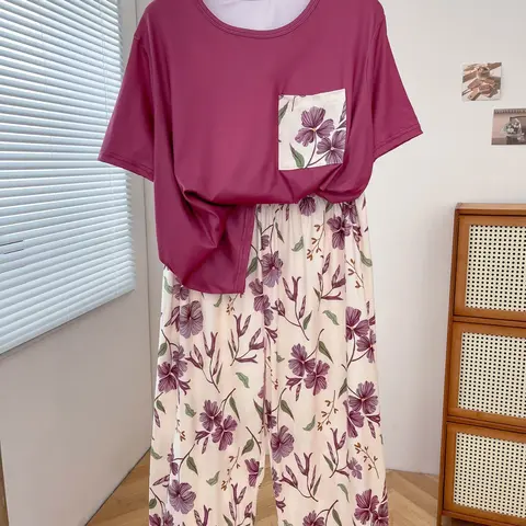 Plus Size Women's Pajama Set, Pyjamas Set, Short Sleeve Top and 7/8 Pants, Floral Pattern, Loose Fit, Comfortable Everyday Home Wear, Ideal for Relaxing at Home, Loungewear, Nightwear, Comfy Pajamas, Homewear, Pjs