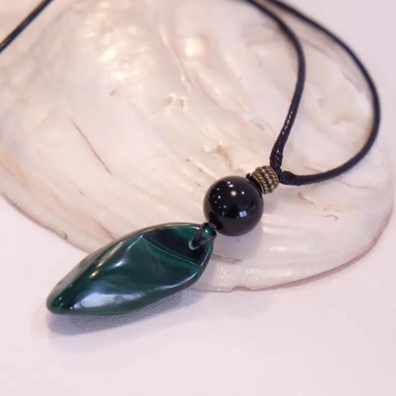 Amulet (Malachite/Black Onyx)