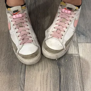 Adjustable Elastic No-Tie Shoelaces Set, 39.37 Inches Long, Comfortable Design for Men and Women, Includes Metal Lock Tips