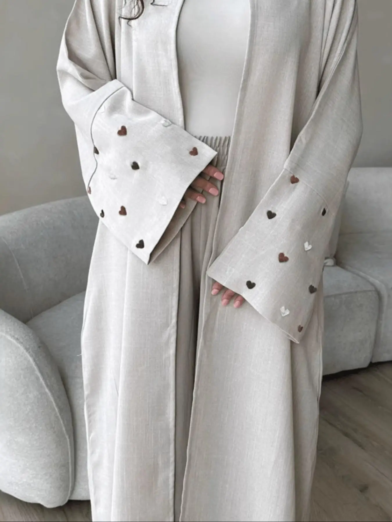 Women's Heart Embroidery Long Sleeve Abaya, Elegant Open Front Outerwear for Daily Wear, Ladies Islamic Clothing for All Seasons