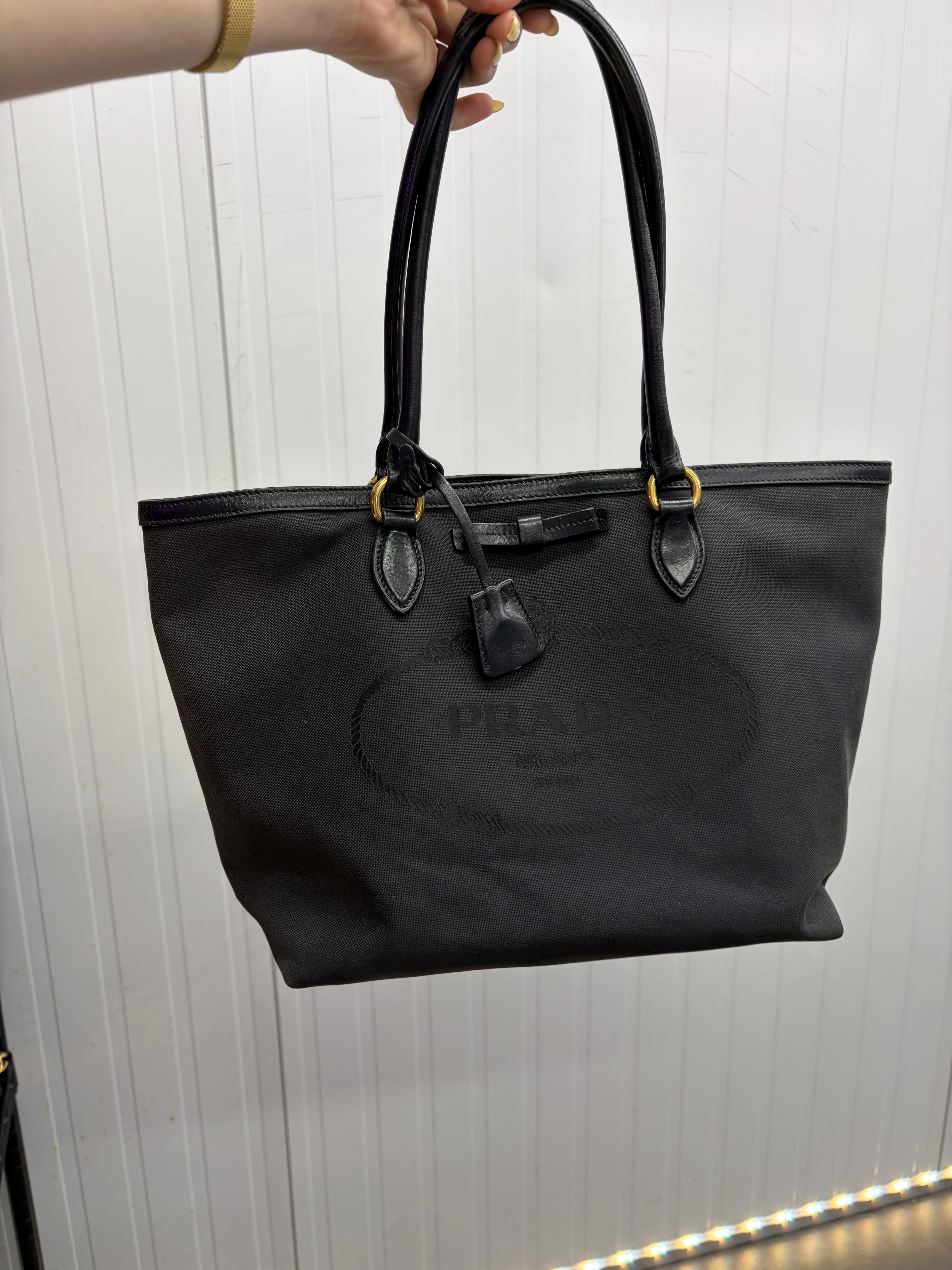 Pre-owned PRADA Leather Luxury Bags & Accessories Canvas Nylon Tote Bag, Black Date Code: 204D. Entrupy ID: JV773HJ.
