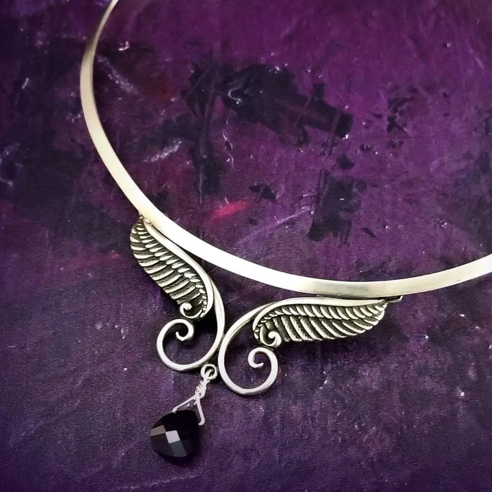 ANGEL WING COLLAR