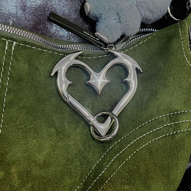 Heartbreaker Carabiner Gothic Heart-Shaped Metal Keychain Heavy Duty Bold Design Zinc Alloy Perfect for Keys Bags Statement Fashion Accessories Heartbreaker Carabiner Gothic Heart-Shaped Metal Keychain Heavy Duty Bold Design Zinc Alloy Perfect for Keys Bags Statement Fashion Accessories
