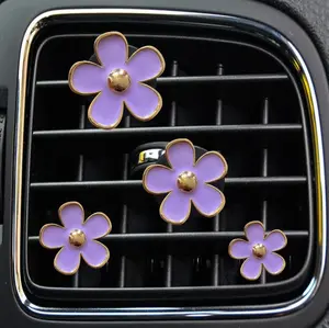 Cute Daisy Flower Style Car Air Vent Clip On Decoration Perfume Air Flow Car Accessories for Women