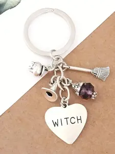 1 Piece Fashionable Casual Witch Letter Pattern Heart Design Alloy Keychain, Cute Keychain, Creative Key Chain for Bag, Car, Holiday Party Gift, Halloween