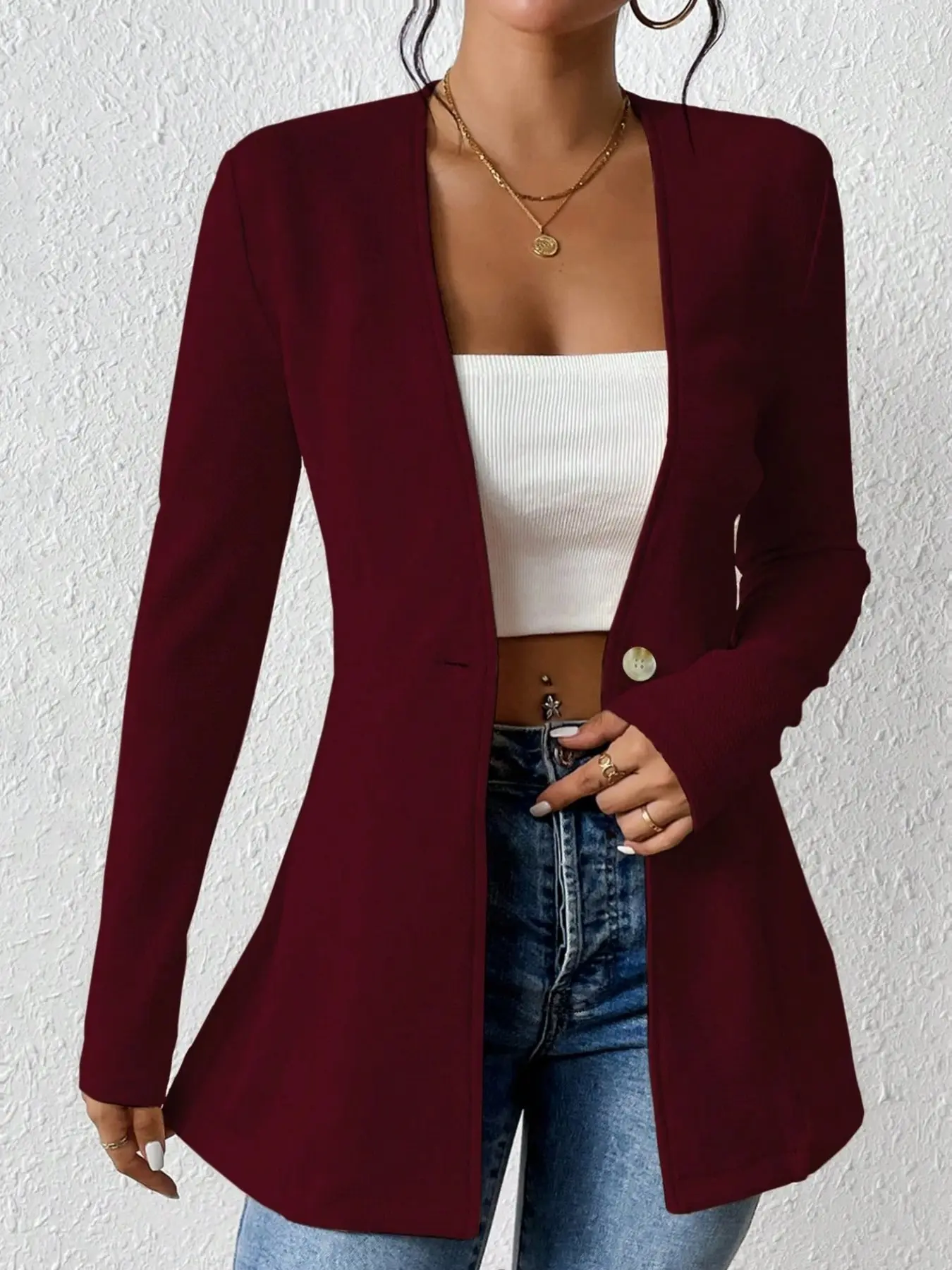 A pure color, single-button, V-neck, long-sleeved, waist-tightening, fitted women's suit jacket, Fitted Blazer Jacket, Office Blazer Jacket, Womenswear, is elegant, fashionable and versatile.