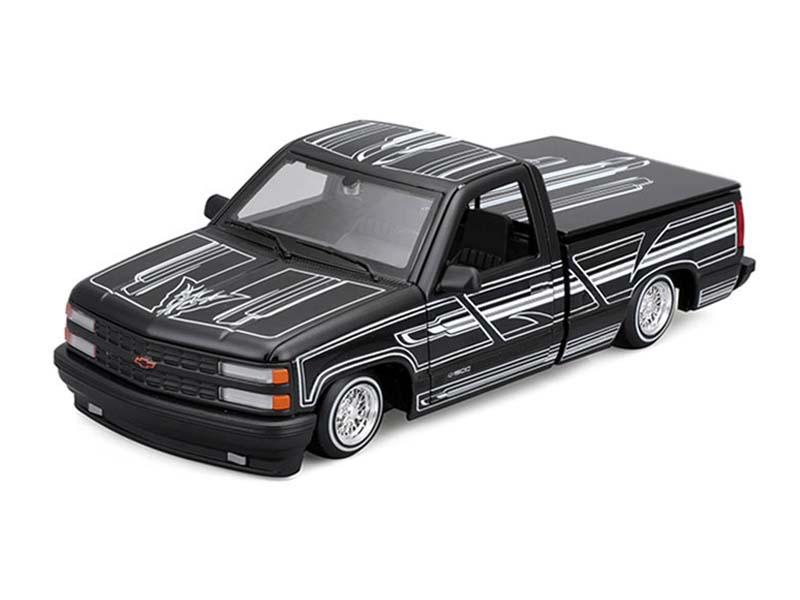 1993 Chevrolet 454 SS Pickup Lowrider – Black (Design Lowriders) Diecast 1:24 Scale Model - Maisto 32550BK