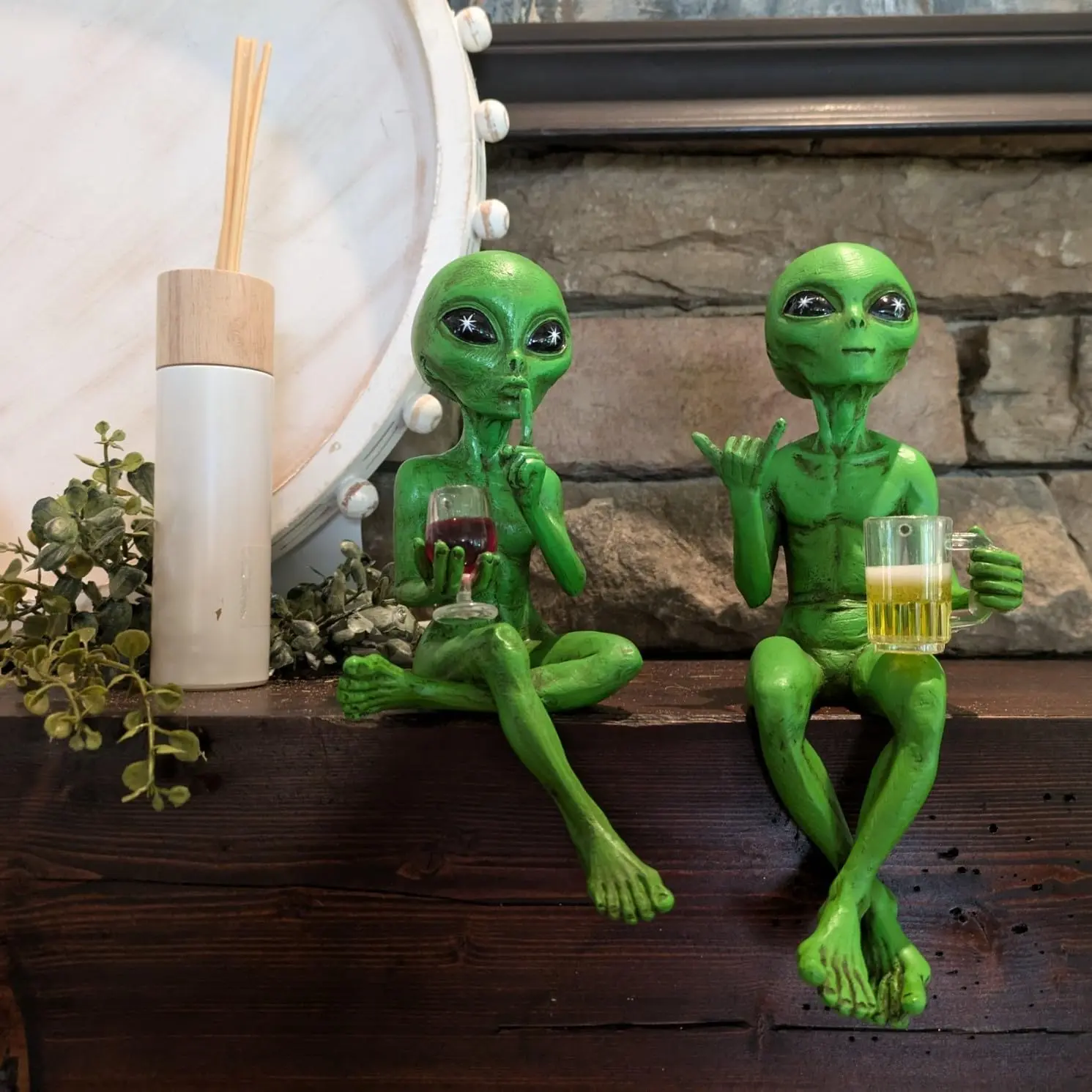 Cold Cast Resin Alien Beer Drinking Decorative Statue - 1 Box 1 Pc Collectible Outer Space Home Decor Figurine with Beer Mug, Indoor/Outdoor Home Supply, Ideal Gift for Sci-Fi Fans