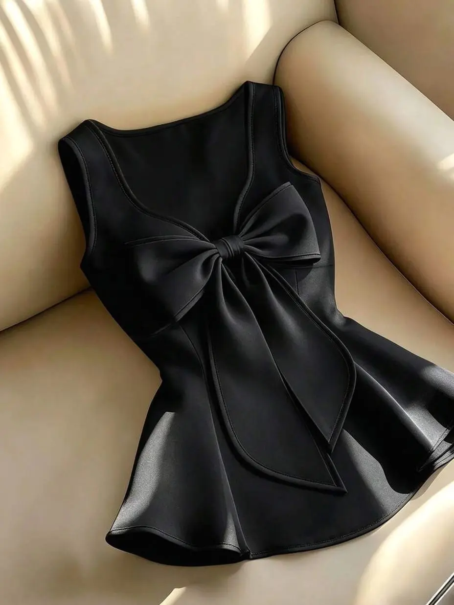 🎀 Women's Bow Cami Top, Elegant Contrast Trim Sleeveless Tank For Summer Parties And Date Nights.