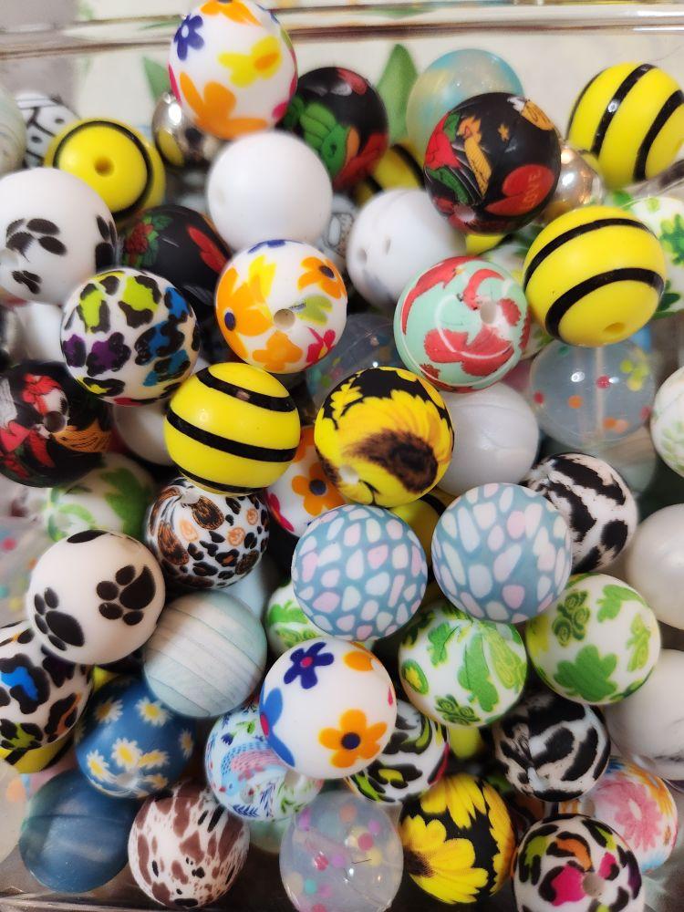 Customized Keychains Made Live Unique to the Customer with Lots of Selections Featuring Animal Charms and Colorful Beads Customized Keychains Made Live Unique to the Customer with Lots of Selections Featuring Animal Charms and Colorful Beads