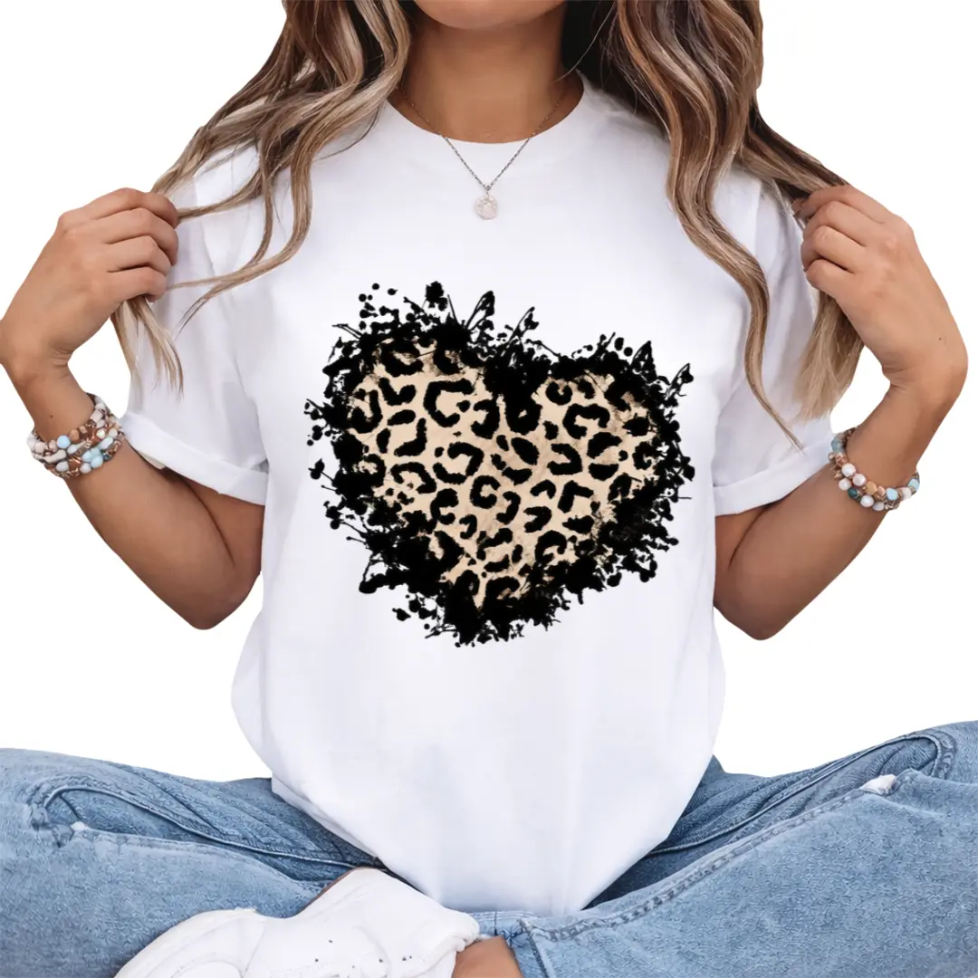 Leopard Heart Graphic Tee, Trendy Cheetah Print Heart Shirt, Boutique Western Aesthetic T-Shirt Women