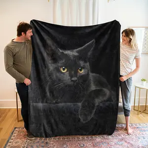 1Pc Cozy Flannel Blanket With Lifelike Black Cat Design - Soft & Warm All-Season Throw For Sofa, Bed, Living Room Or Bedroom - Machine Washable Contemporary Home Decor, Bed Cover, Highquality Fabric