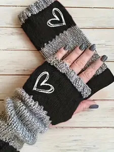 Women's Heart-Shaped Knitted Gloves, Elastic Winter Warmth, Comfortable Design, Ideal Valentine Gift, Perfect for Cold Weather Accessories, Breathable Glove