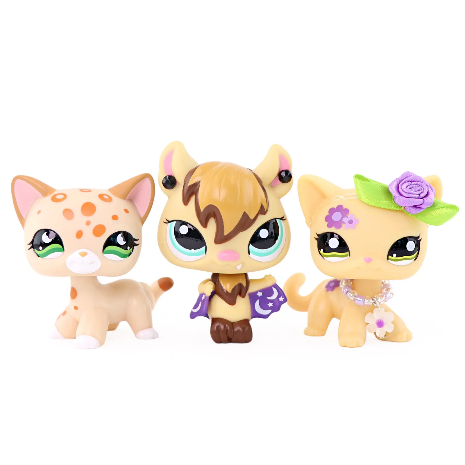 3 Pcs Cute Cat Animal Action Figures, Spotted Cat & Bat‑Style Kitten Mini Figurines, Collectible Pet Toys with Dress‑up Accessories Flower Bow Beaded Necklace, Kids Birthday Party Gift for Boys Girls