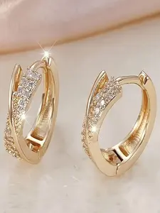 1 pair of women's retro slanted round earrings, copper inlaid with synthetic zircon, uniquely designed, lightweight and luxurious, exquisite, Bling stylish accessory, suitable for girlfriends, mothers, Valentine's Day/New Year party gifts