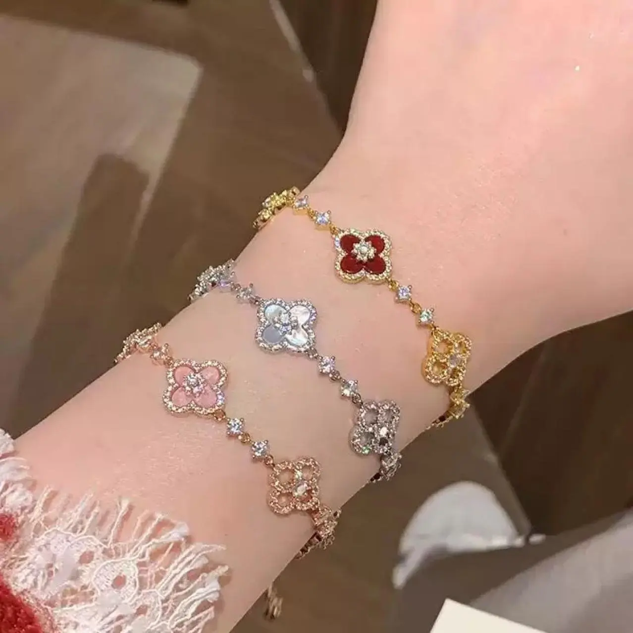 New Luxury Bracelet, Lucky Four-Leaf Clover Hollow Adjustable Bracelet, Mother's Day Gift, Charm Jewelry Gift, Exquisite Bracelet