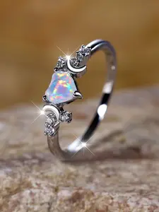 Elegant Heart Rings Moon Design Rhinestone Decor Refined Rings for Women & Girls Delicate Jewelry Perfect for Engagement Weddings, Daily Wear Anniversary Gift