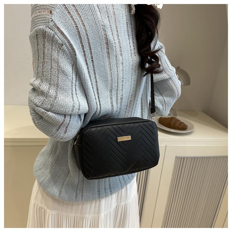 Stylish Women's Crossbody Bag, Diamond Quilted Design - Compact & Lightweight for Everyday Use, Small Crossbody Bag, Suitable for Shopping And Dating, Going Out for Parties