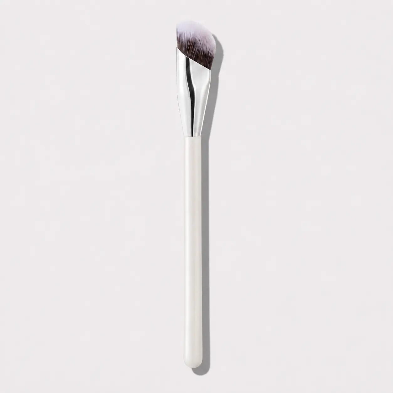 Angled Concealer Brush - Small Precision Brush for Under-Eye Coverage and Foundation Blending