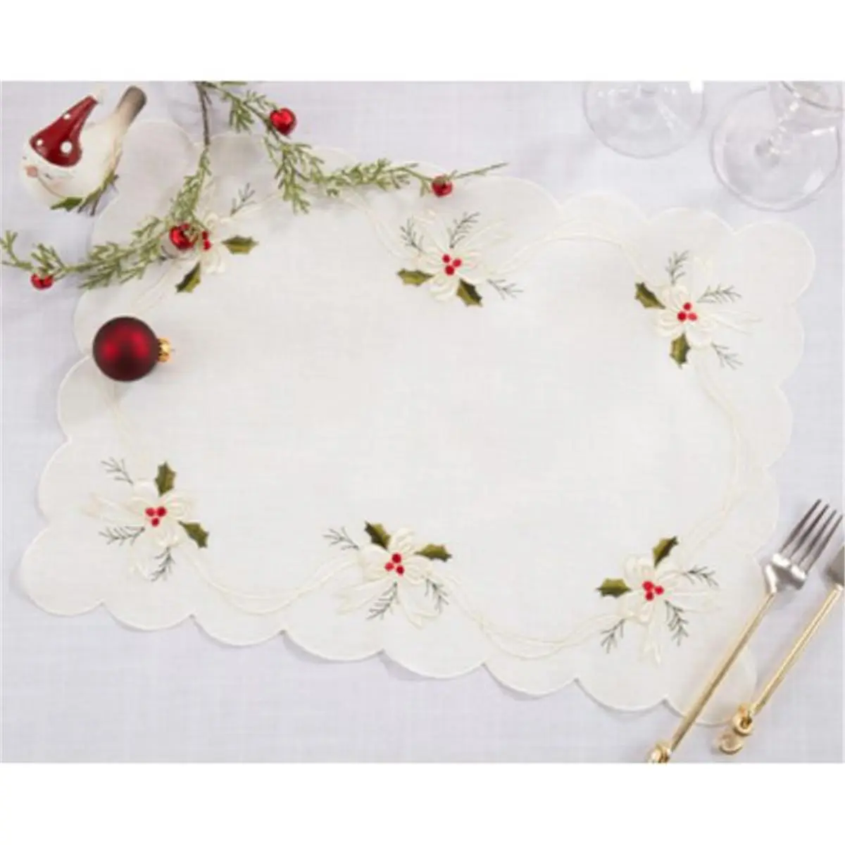 Saro Lifestyle 4322.W1420B Traditional Embroidered Holly & Ribbon Rectangle Tableware Placemats, 14x20 in, White - Set of 4 for Entertaining, Coordinated Look, 14 X 20 In