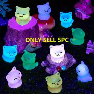 Cute Cat Design Resin Ornament, Mini Luminous Cat Statue, Glow in The Dark Animal Decoration, Art Figurine, Home Decor for Living Room Bedroom