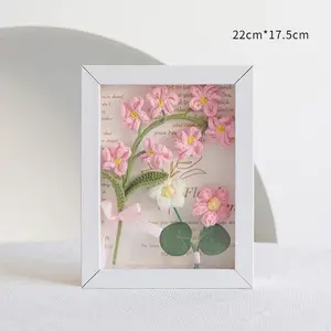 Crochet Flower Bouquet Picture Frame, 1 Set Handmade Knitted Bouquet Decoration Pendent, Artificial Rose Flower, Valentine's Day Gift Decorative Fruit