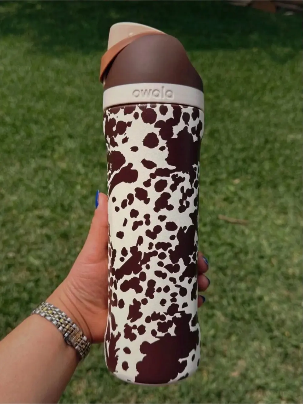 Owala FreeSip 24oz Insulated Stainless Steel Water Bottle Cow Print Color Drop Leakproof BPA Free Sports Travel Tumbler with Straw & Chug Lid