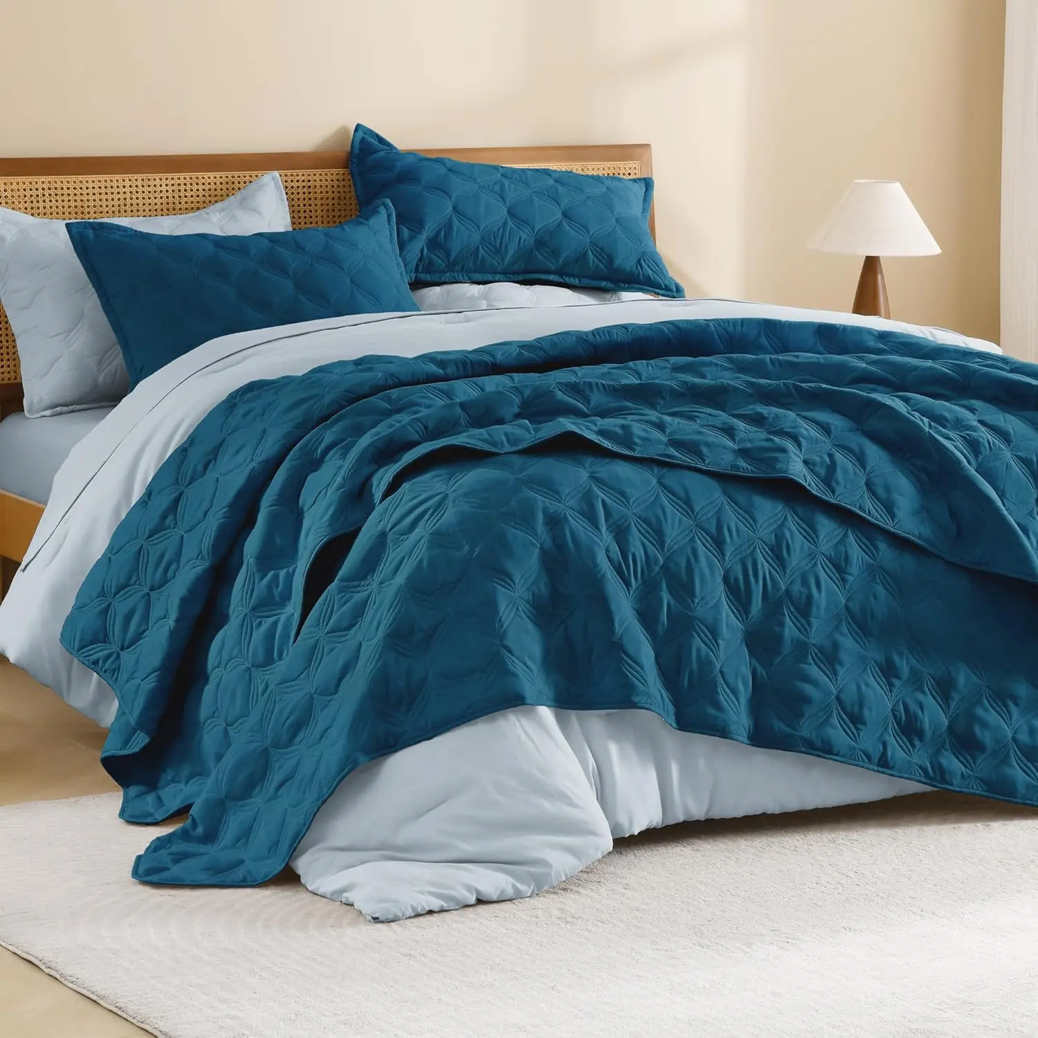 3-Piece King Size Diamond Stitched Geometric Quilt Set - Durable Teal Lightweight All-Seasons Bedding, Turquoise Coverlet, Multi-Use Simple Lifestyle Set (1 Quilt, 2 Pillowcases, Machine Washable, Do Not Bleach or Iron)