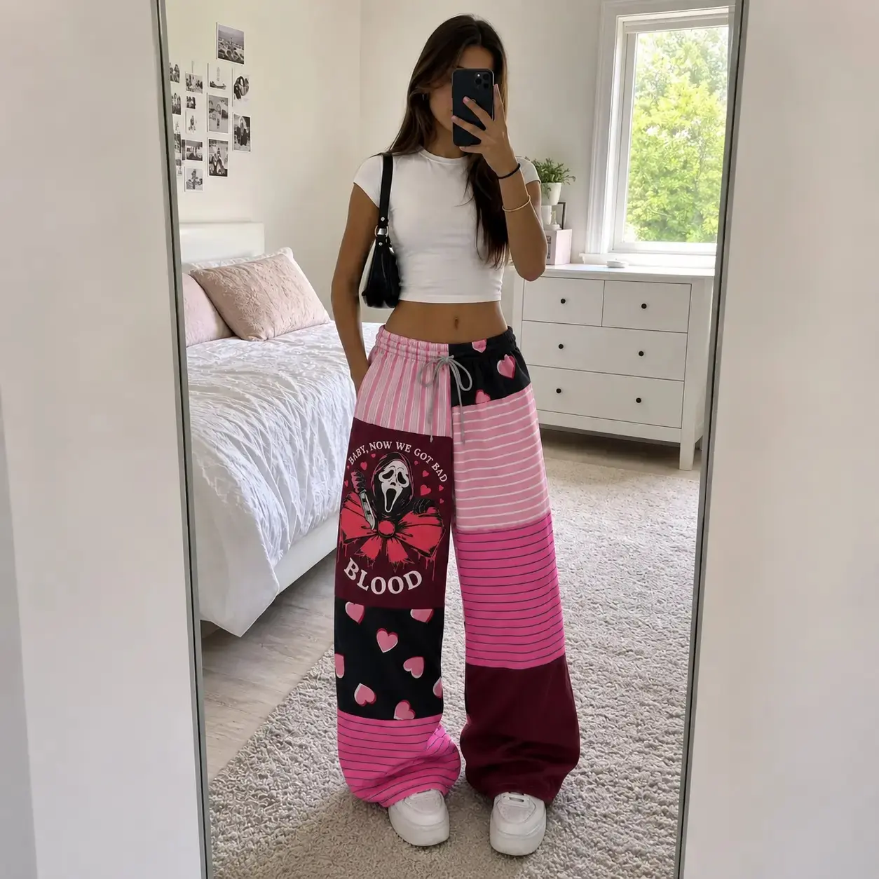 Pink Horror Valentine Patchwork Sweatpants, Wide Leg Spooky Graphic Pants, Gothic Heart Baggy Trousers, Halloween Streetwear