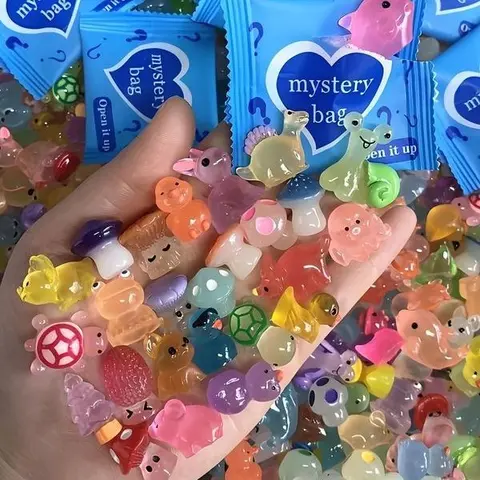 Luminous Magical Artistic Lightweight Mini Glow-in-the-Dark Animal Resin Desktop Statues, 10/20/30/100pc Random Color Surprise Mystery Bags - Dollhouse DIY Craft Mini Gifts, Home Decor