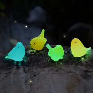 Mini Luminous Chicken Figurines, Resin Miniature Glow in the Dark Small Chicken Figurines for Fairy Garden Landscape Plant Pots Crafts