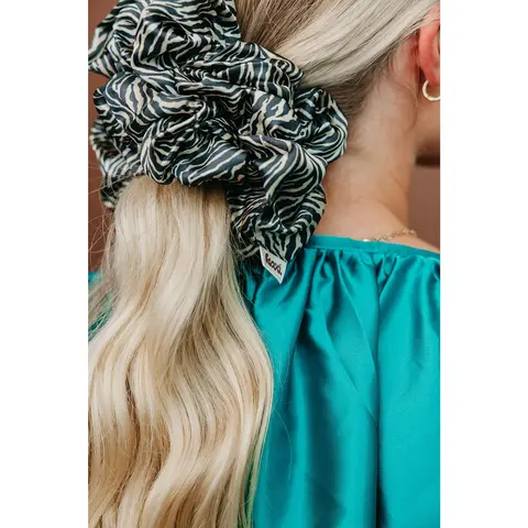 JUMBO SLEEP SILK/SATIN SCRUNCHIES