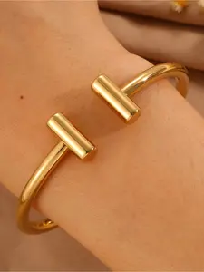 1 piece of classical and elegant stainless steel open double T bracelet, a fashionable jewelry for both men and women, suitable for daily wear and parties, is an ideal gift for Christmas