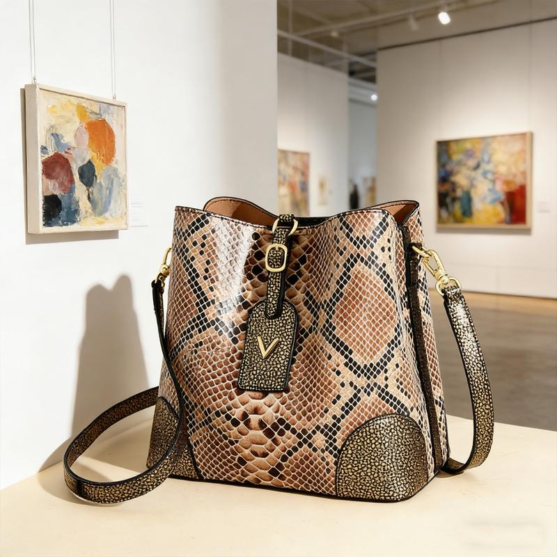 Fashionable women's snake patterned handbag - gradient adjustable shoulder strap, multiple zipper compartments and gold hardware, large capacity crossbody bag, suitable for birthday gifts and daily commuting.