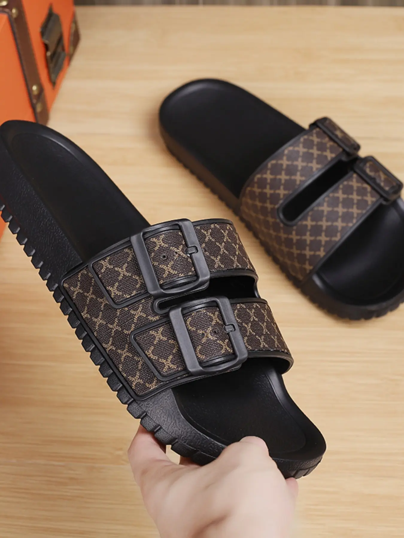 Men's Summer Slip-On Shoes, Soft Sole Comfortable Sandals, Indoor Outdoor Bathroom Slippers, Trendy Style, Ultra-Comfortable Footwear, Stylish Summer Slippers