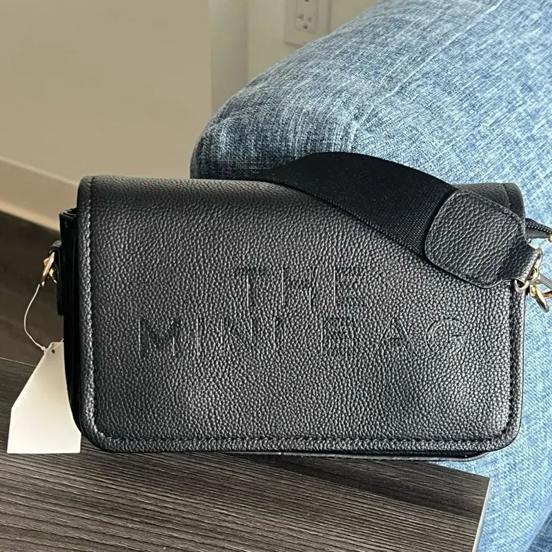 Women's Plain Basic Crossbody Bag - Black Compact Lightweight Purse for Daily Use with Adjustable Strap