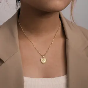 VENOCO Heart Initial Necklace for Women Gold Plated Dainty Heart Pendant Initial Letter Necklaces, Handmade Engraved Alphabet Monogram Necklaces Jewelry Gift Idea for Women Teen Girls