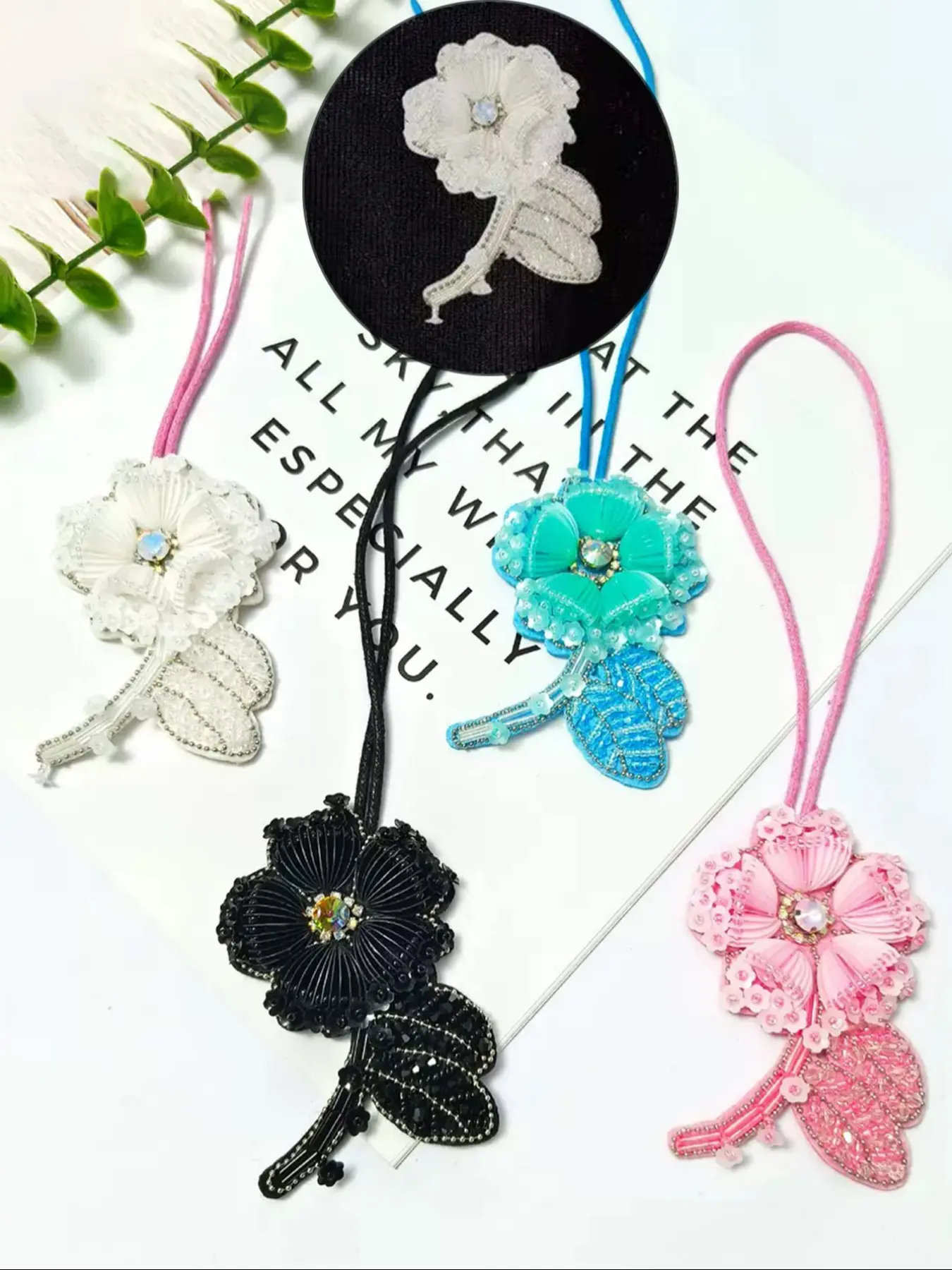 Handmade Flower Bag Charm Pendant, Rhinestone Embellished Floral Design, Cute Girl Accessory for Handbags & Luggage Decorations, Fashion Bag Charms