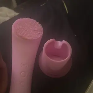 Facial Cleansing Brush, PRITECH Heatable Vibrating Face Scrubber with Massage, Silicone Face Scrubber for Women & Men, Electric Facial Cleanser for Deep Cleansing, Gentle Exfoliating (Pink)