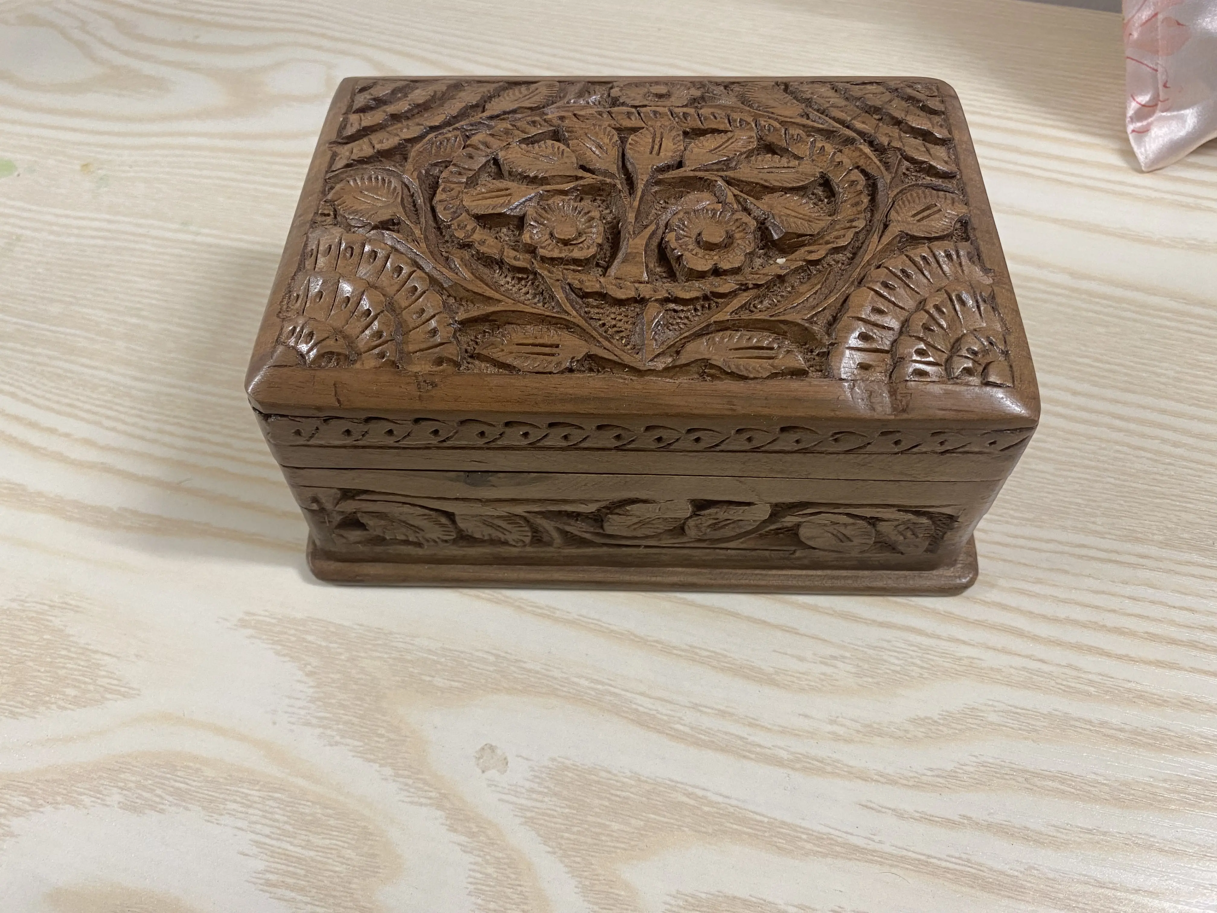 Vintage Style Carved Walnut Wood Jewelry Box - Floral Keepsake and Trinket Storage