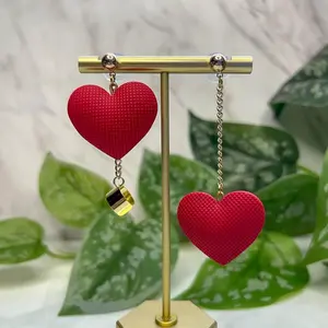 Asymptomatic Heart Dangle with Ear Cuff