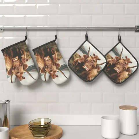 4pcs Oven Mitts And Pot Holders  Cute and realistic photos of highland cattle  Heat Resistant Oven Mitts And Pot Holders Sets Kitchenware Suitable For Cooking, Home Oven, Baking, Kitchen Decoration, Housewarming Gifts