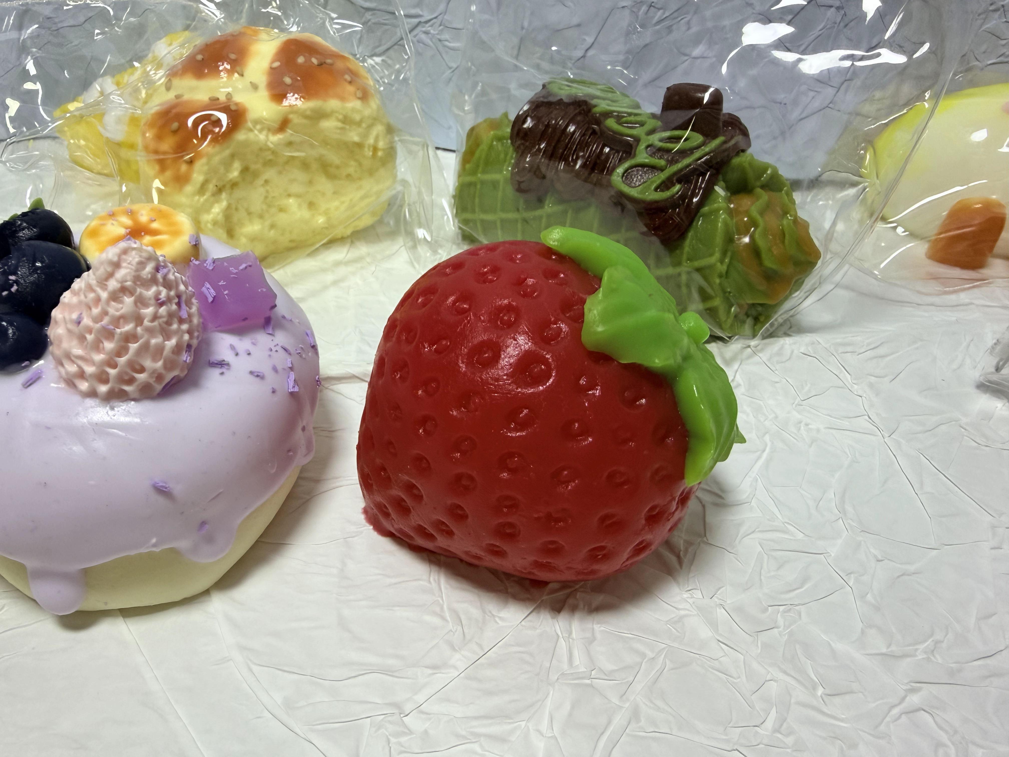 Realistic Friuts Squeeze Finger Exercise & Indoor Stress Relief Stress Buster Daily Hand Workout Perfect for Indoor Hand Movement