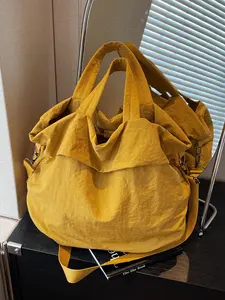Vibrant yellow shoulder tote bag, simple style lightweight shoulder handbag, daily commuting multi-compartment practical shoulder bag, niche design versatile, Casual fashion bag, suitable for students to attend classes, shopping, etc.
