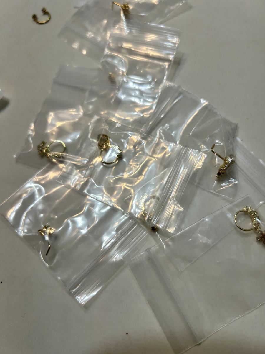 Item: Golden, 5 Counts+2 Tool White Zirconia