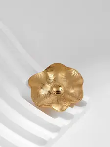 Vintage Floral Brooch, Luxury Coat and Suit Accessory, High-End Pin, Elegant Fashion Jewelry, Perfect for Stylish