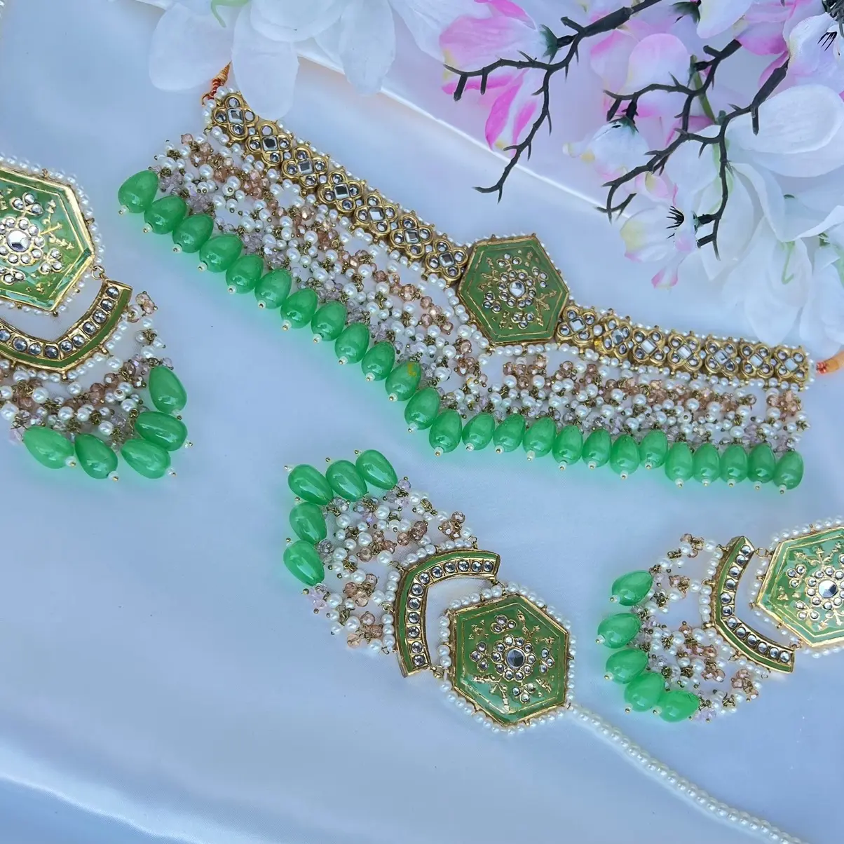 Pakistani Thappa Kundan Set! Thappa Pakistani Thappa jewelry Pakistani fashion wedding jewelry Punjabi wedding jewelry
