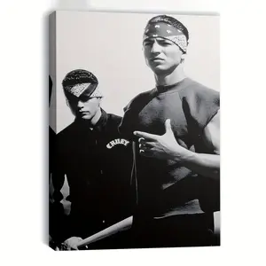 1 Piece <Blood and Fire> Movie Poster Canvas Wall Art - Black and White Gangster Style Decoration, with Hook Frame, Ready to Hang - Retro Crime World Poster, Suitable for Living Room, Office or Man Cave - Movie Fan Collectible Gift, Office Decoratio