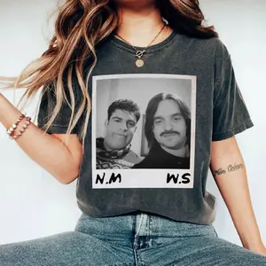N.M. & W.S. Retro Polaroid Shirt, TV Show Graphic Tee, Vintage 90s Style, Funny Sitcom T-shirt, Iconic Duo Gift, Classic Nostalgic Top, Short Sleeve Crew Neck, Casual Unisex Tshirt, Gift For Him, Gift For Her, All Sizes S-3XL, Top, Funny shirt