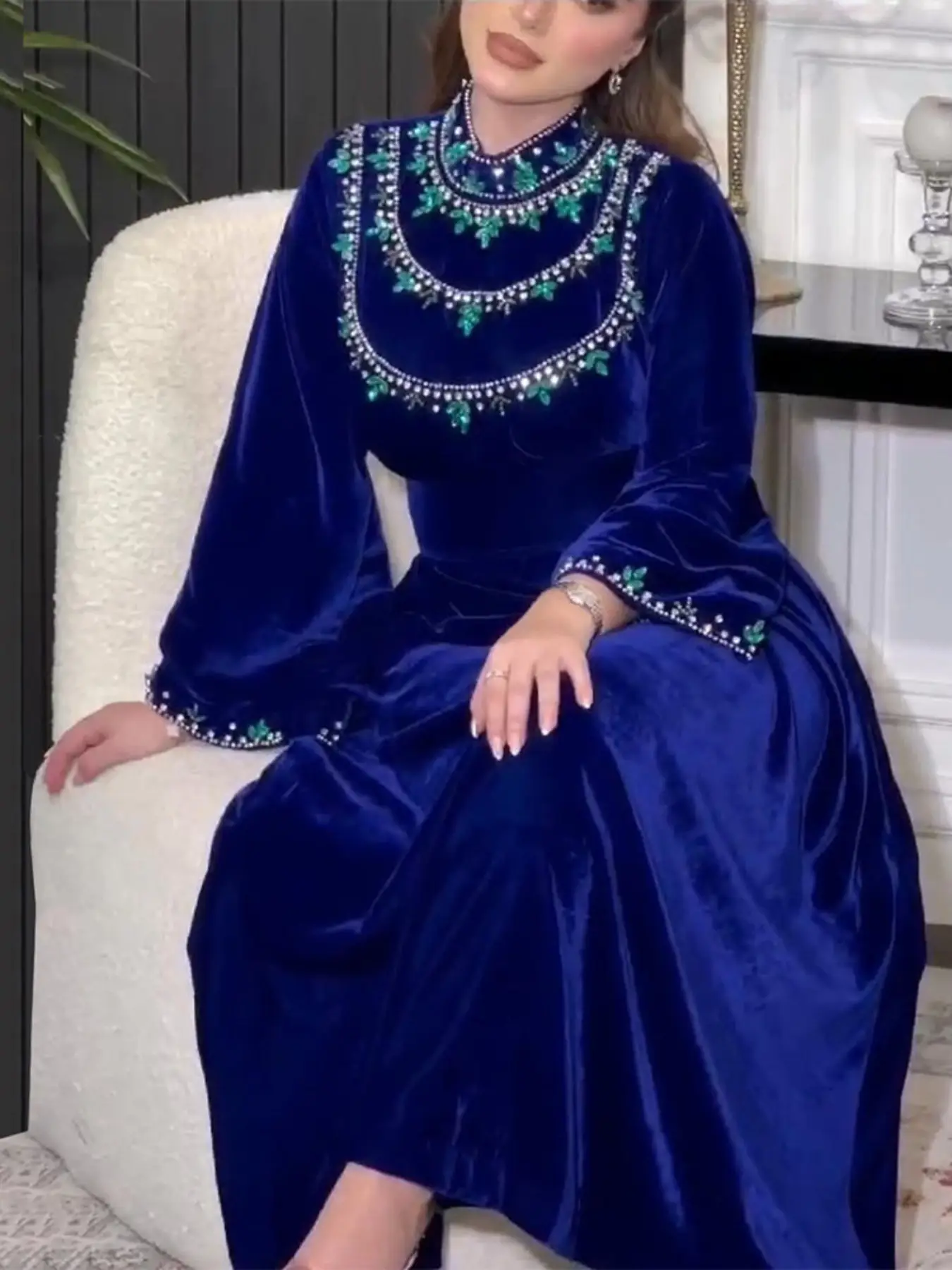 Women's Eid Ramadan Velvet Abaya Kaftan, Elegant Loose-Fit Woven Fabric, All-Seasons Wearable Muslim Evening Gown, Islamic Jalabiya Robe